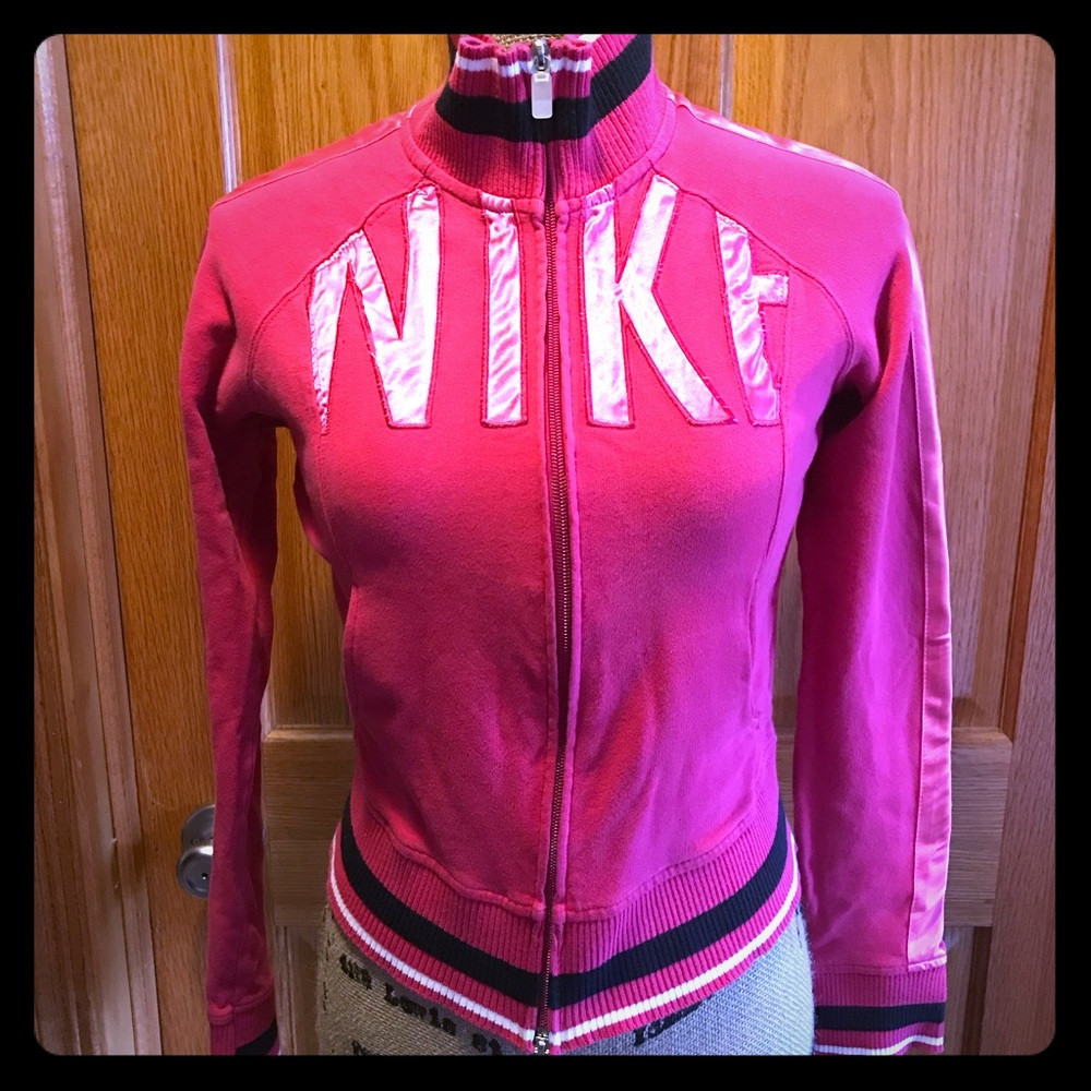 Perfect condition, very cute kids NIKE jacket.